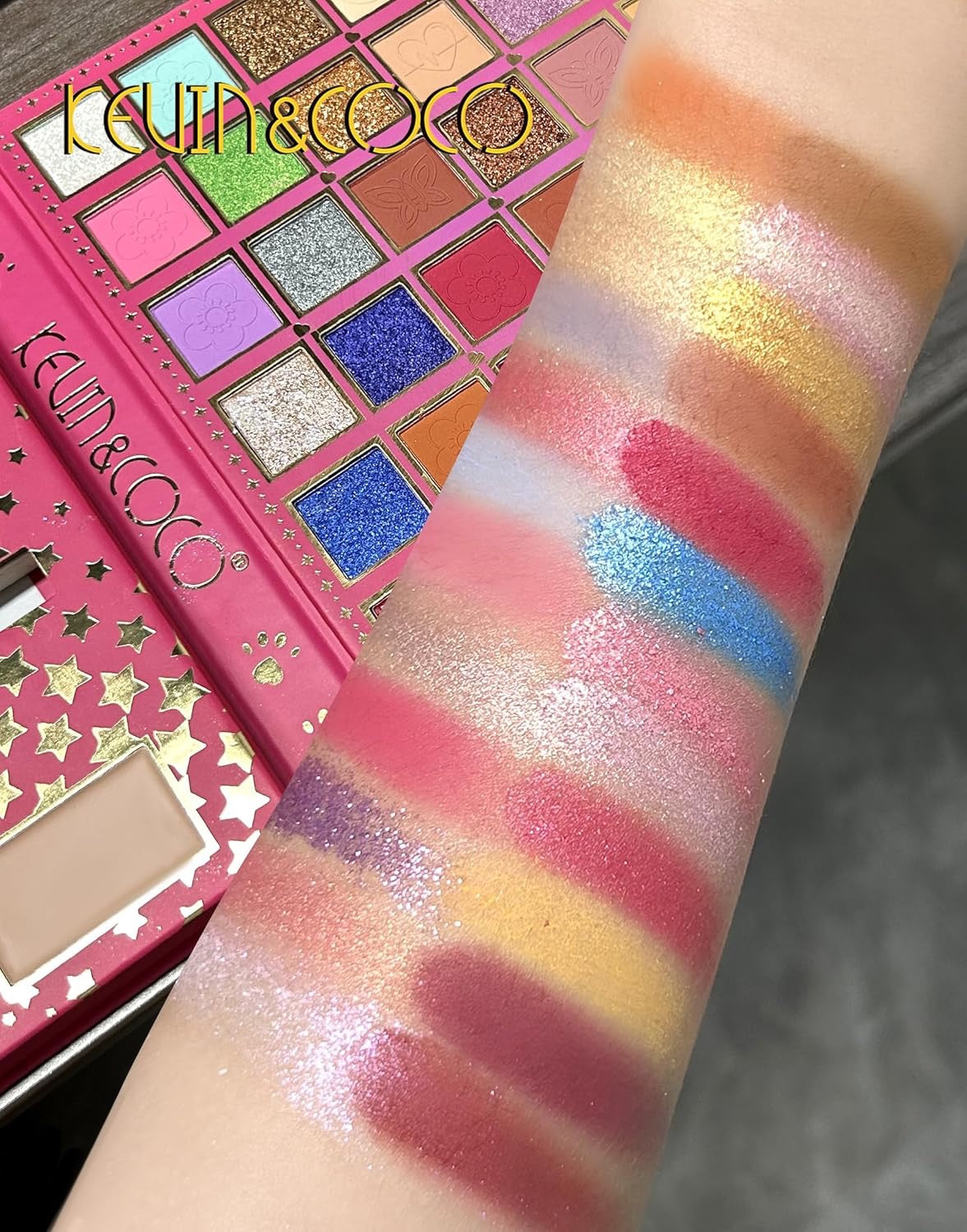Paleta de Sombra de Ojos, Brillos Labiales en Crema/Líquido, Maquillaje de Contorno en Polvo y Lápiz Perfilador de Labios. 60 Colores.