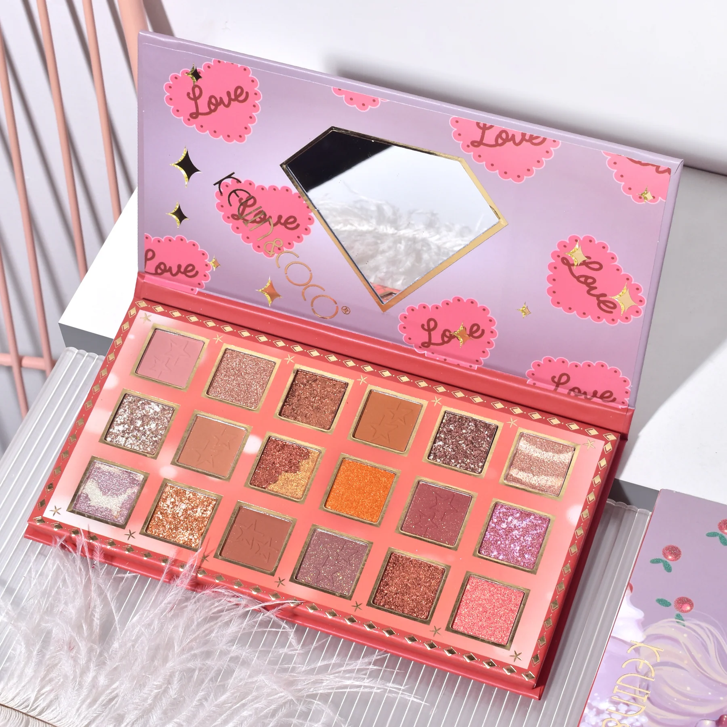 Paleta de Sombra de Ojos KEVIN & COCO en Polvo de 18 Colores de Alta Pigmentación