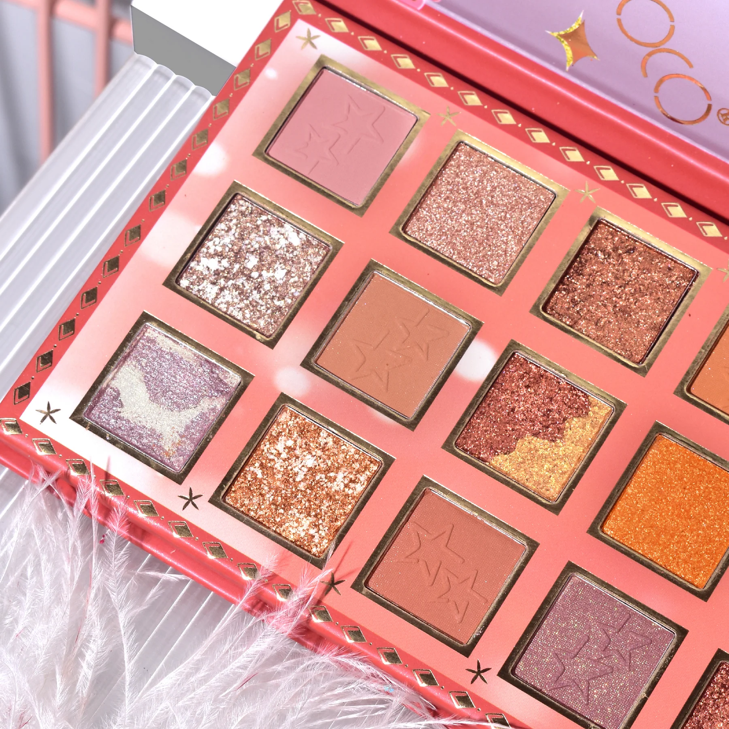 Paleta de Sombra de Ojos KEVIN & COCO en Polvo de 18 Colores de Alta Pigmentación