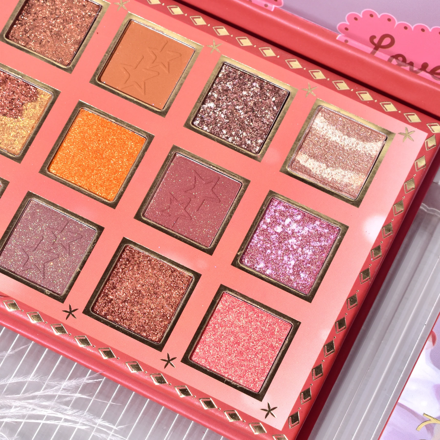 Paleta de Sombra de Ojos KEVIN & COCO en Polvo de 18 Colores de Alta Pigmentación