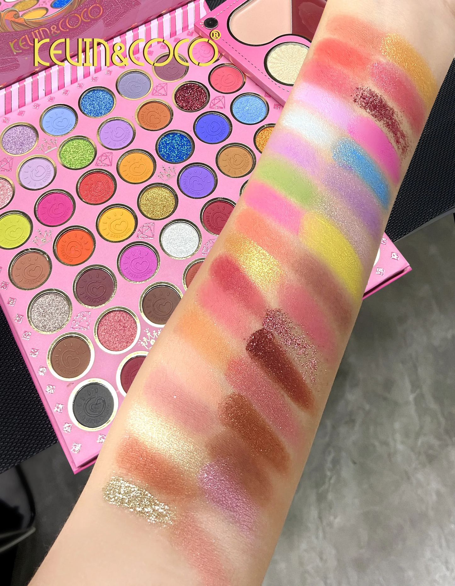 Paleta de sombras de ojos KEVIN & COCO Princess Arora de 79 colores