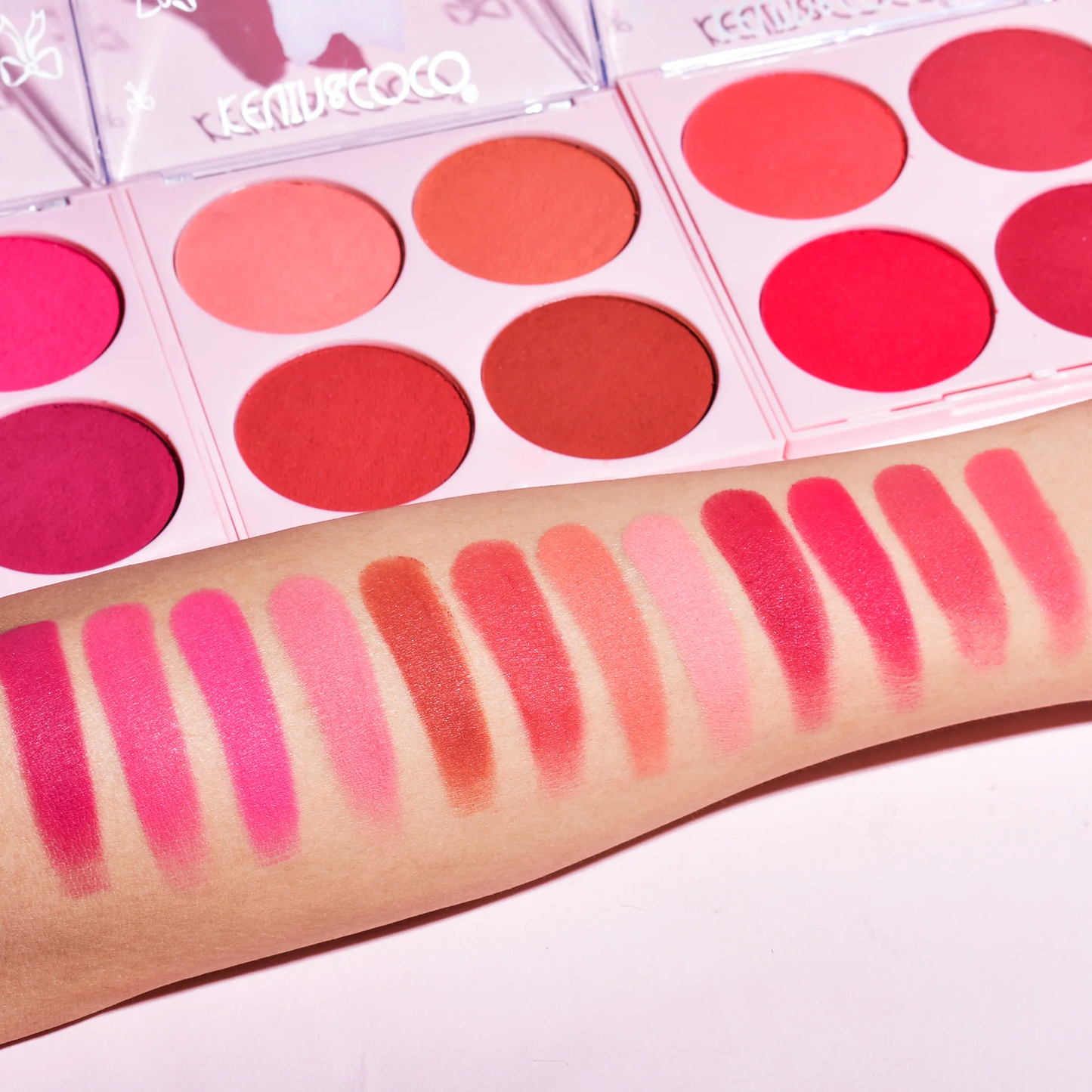 Paleta de colorete en crema Leah de Muse de 4 colores